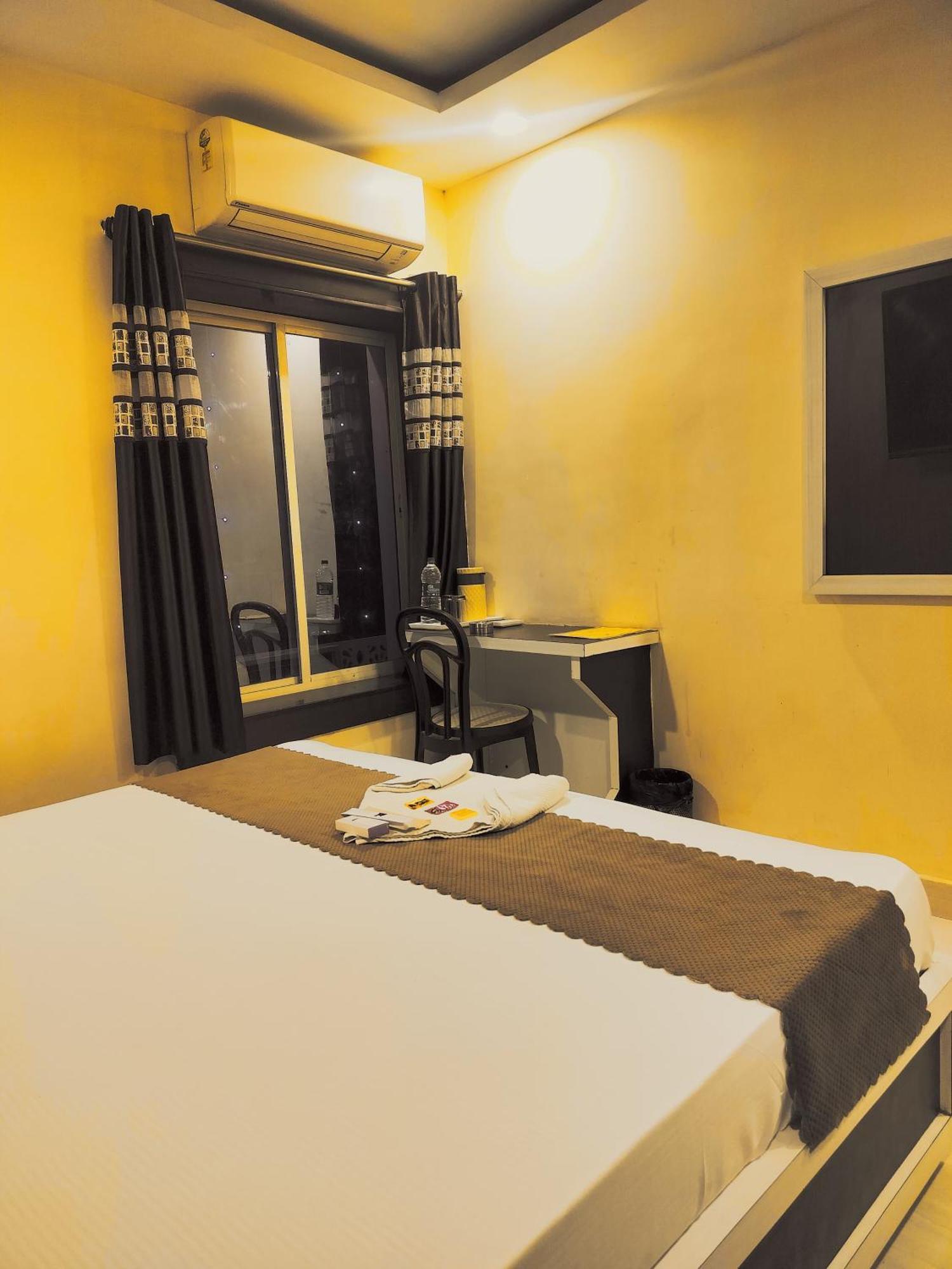 Hotel R K Palace ボーパール エクステリア 写真